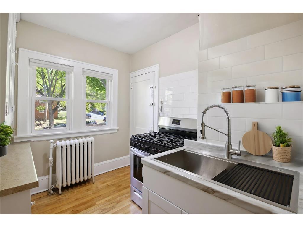2010 Saint Clair Avenue Saint Paul MN 55105 7032617 image3