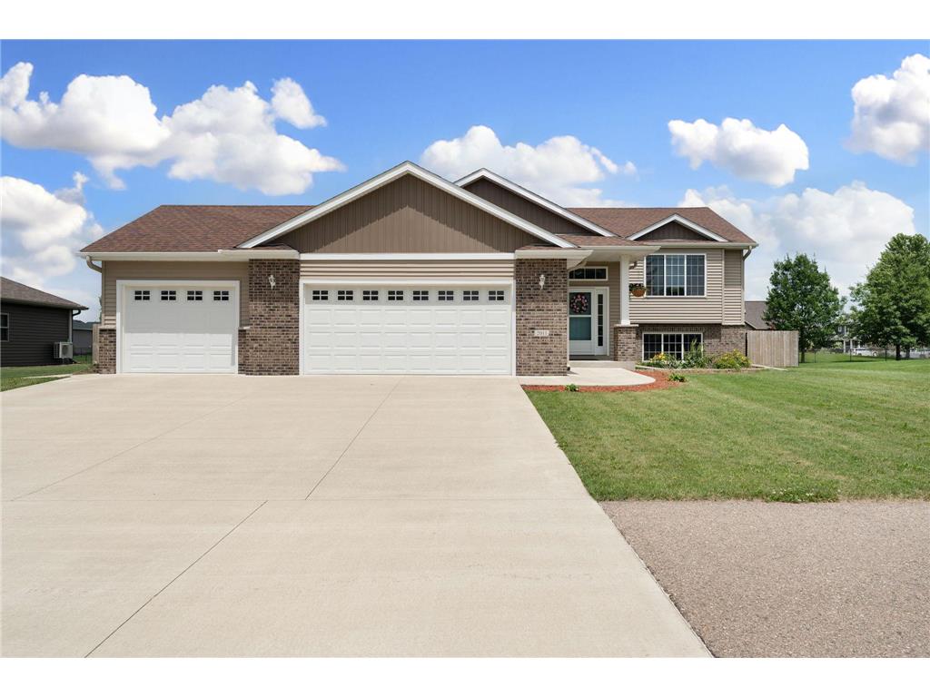 2011 12th Avenue NE Austin MN 55912 7104358 image1