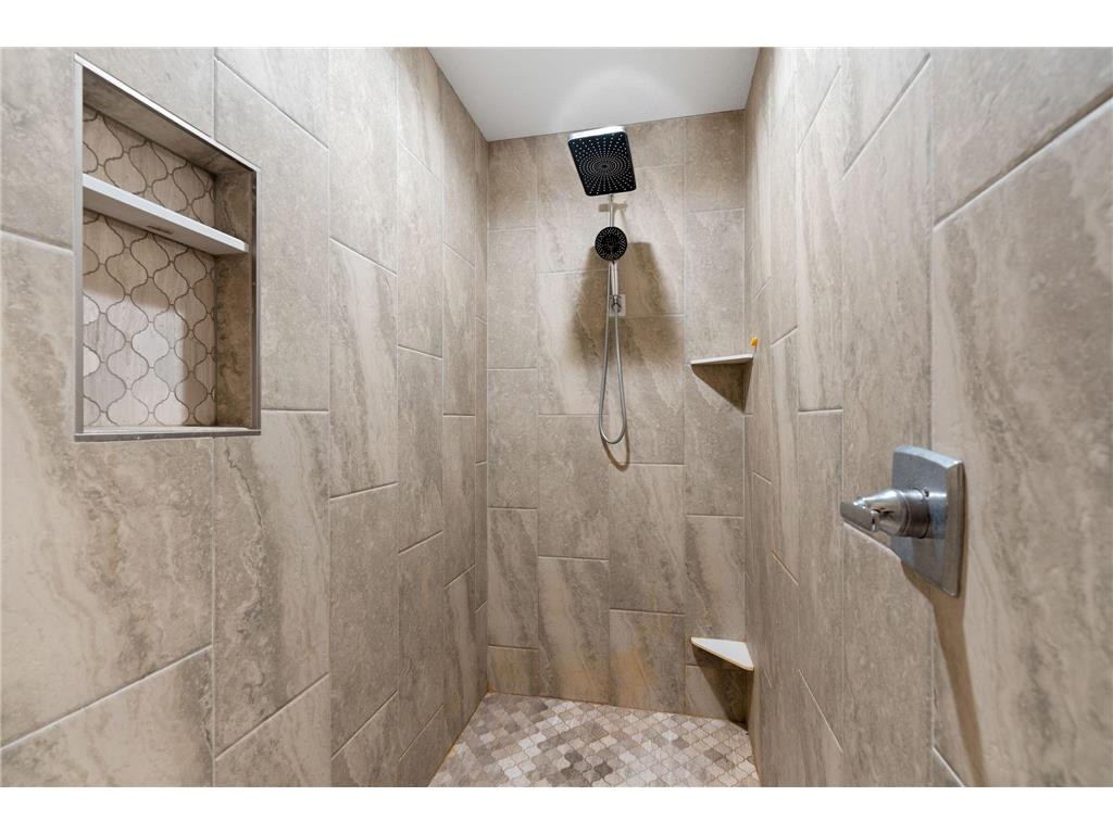 2011 12th Avenue NE Austin MN 55912 7104358 image33