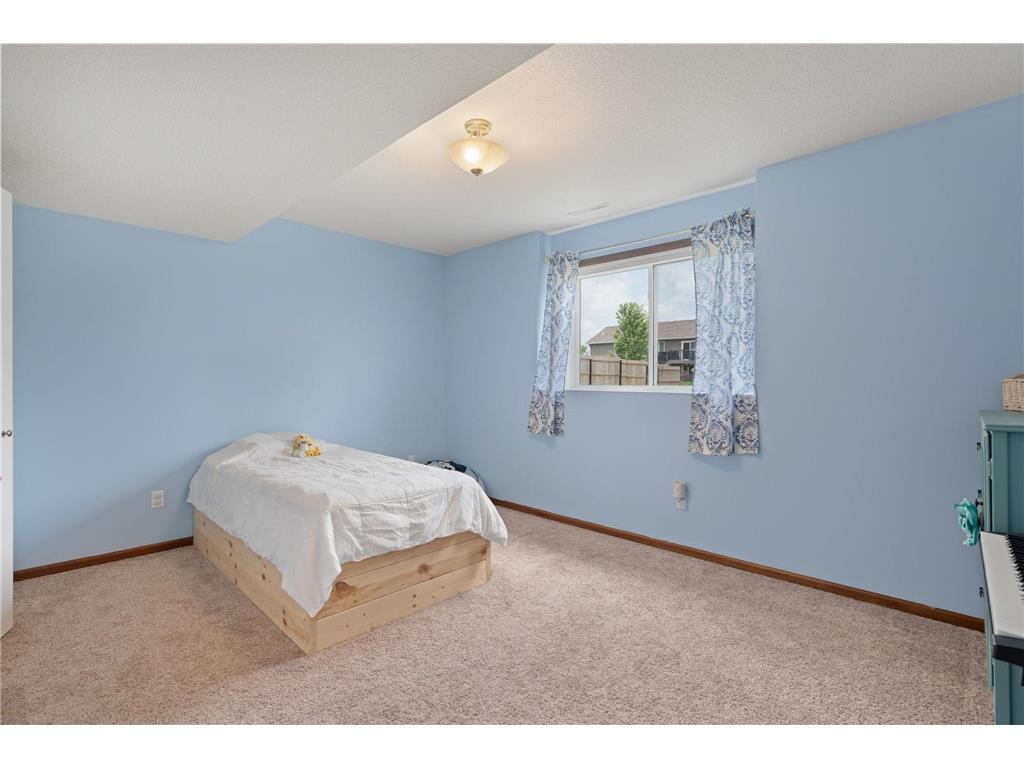2011 12th Avenue NE Austin MN 55912 7104358 image40