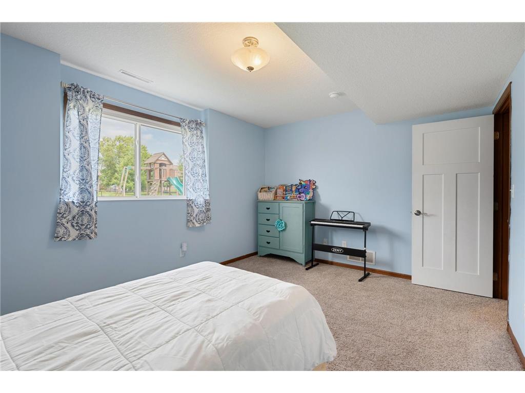 2011 12th Avenue NE Austin MN 55912 7104358 image41