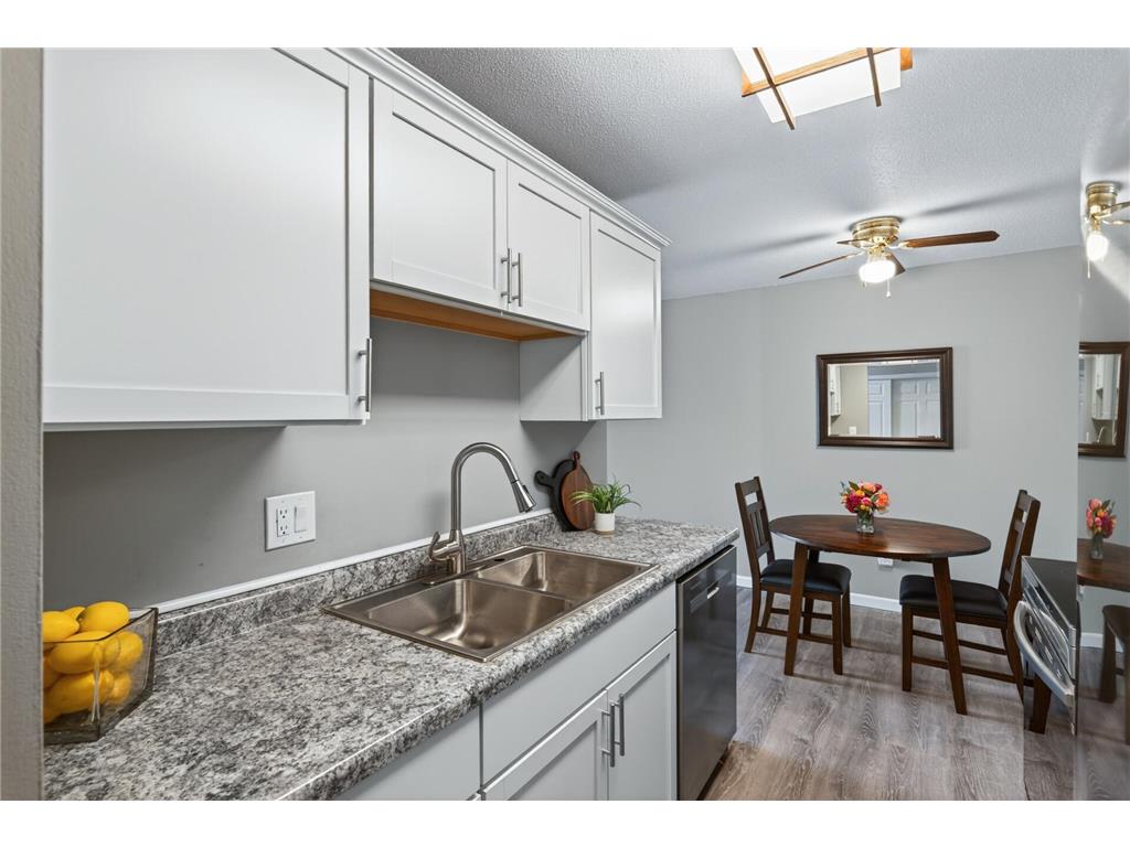 2011 E 122nd Street #D1 Burnsville MN 55337 7063302 image14
