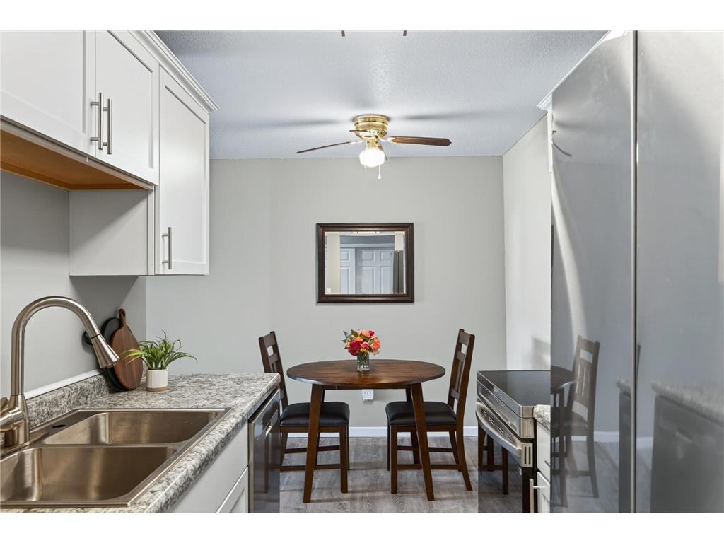 2011 E 122nd Street #D1 Burnsville MN 55337 7063302 image15