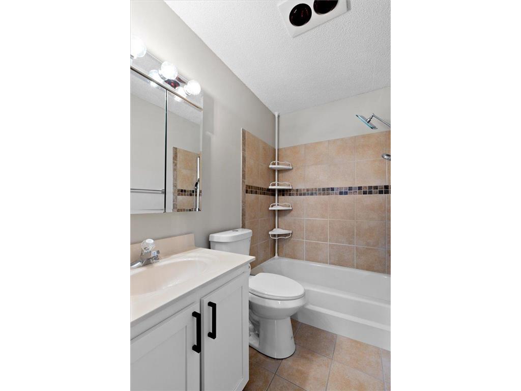 2011 E 122nd Street #D11 Burnsville MN 55337 7068781 image21