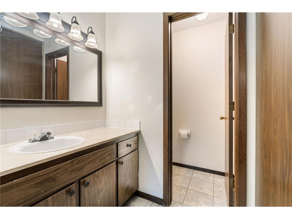 2011 E 122nd Street #D24 Burnsville MN 55337 7039086 image12