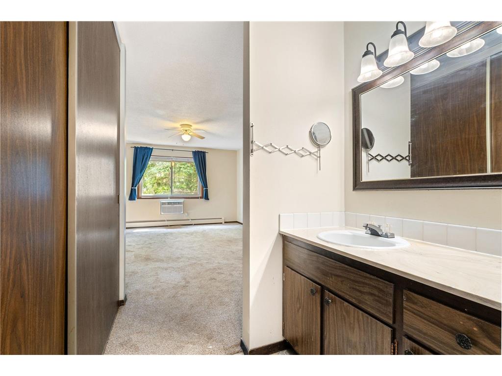 2011 E 122nd Street #D24 Burnsville MN 55337 7039086 image13