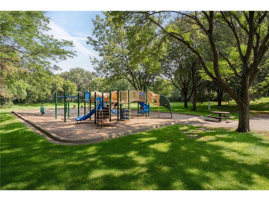 2011 E 122nd Street #D24 Burnsville MN 55337 7039086 image24