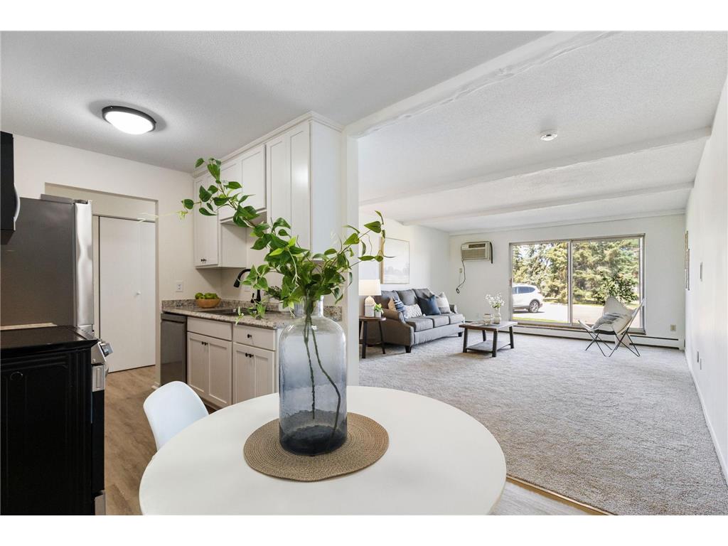 2011 E 122nd Street #D5 Burnsville MN 55337 6594539 image1