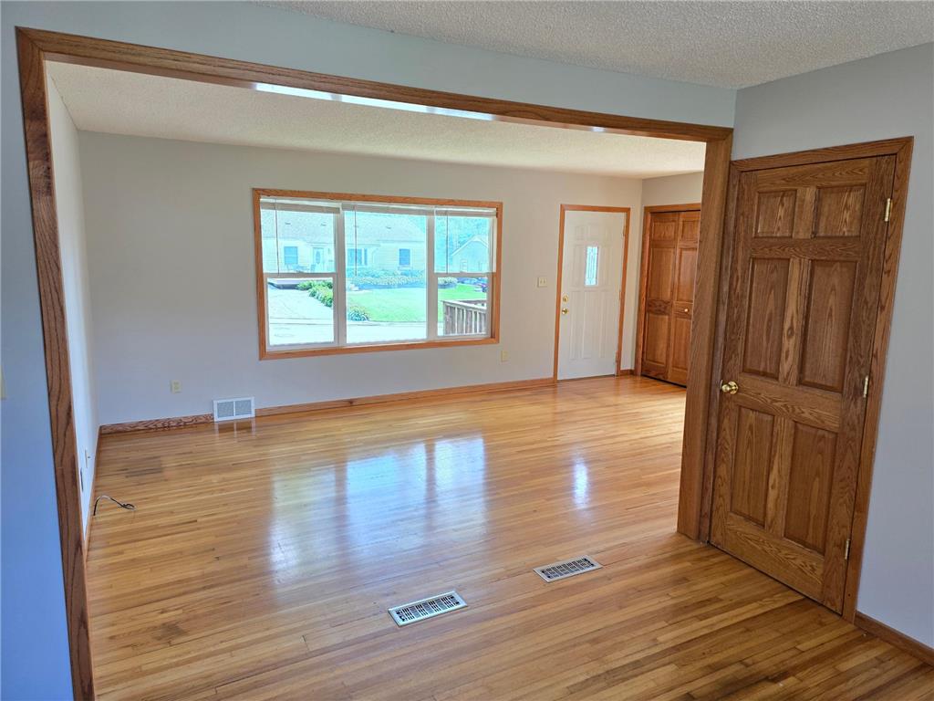 2011 Northwood Drive North Saint Paul MN 55109 7096607 image24