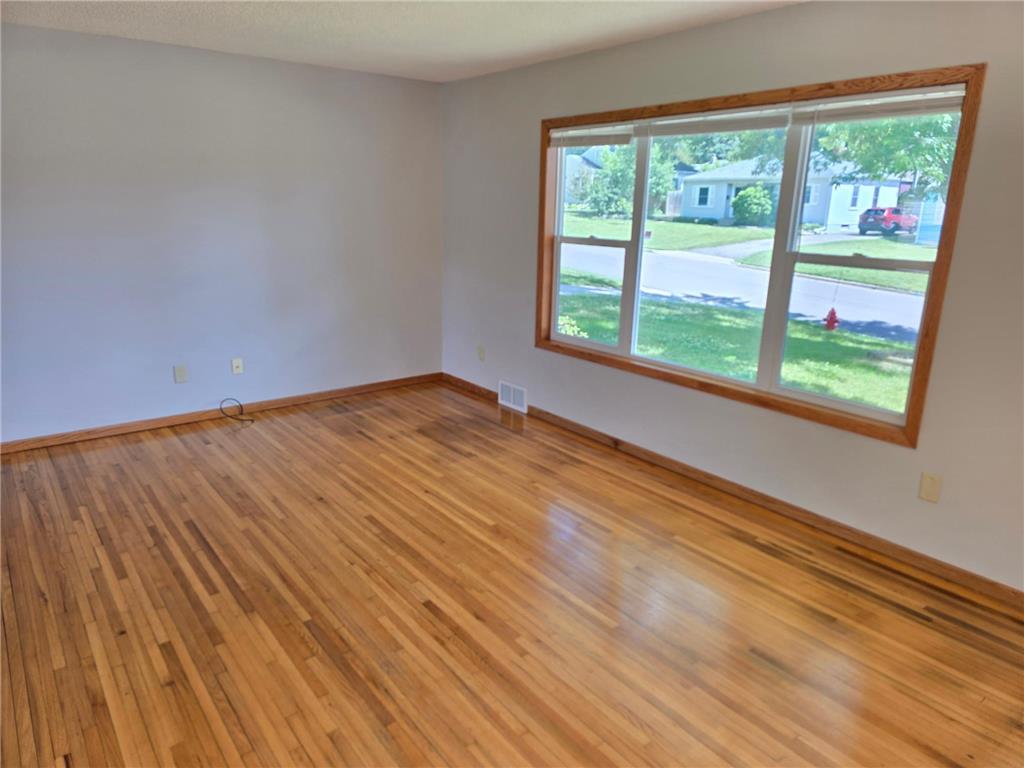 2011 Northwood Drive North Saint Paul MN 55109 7096607 image28