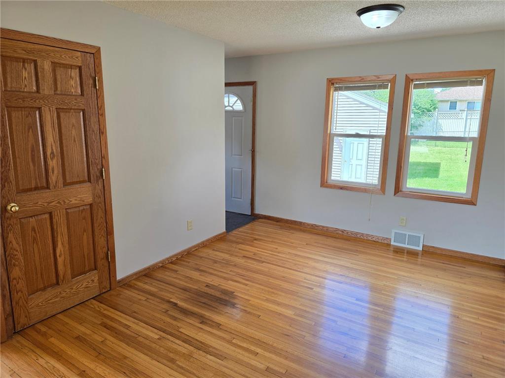 2011 Northwood Drive North Saint Paul MN 55109 7096607 image34