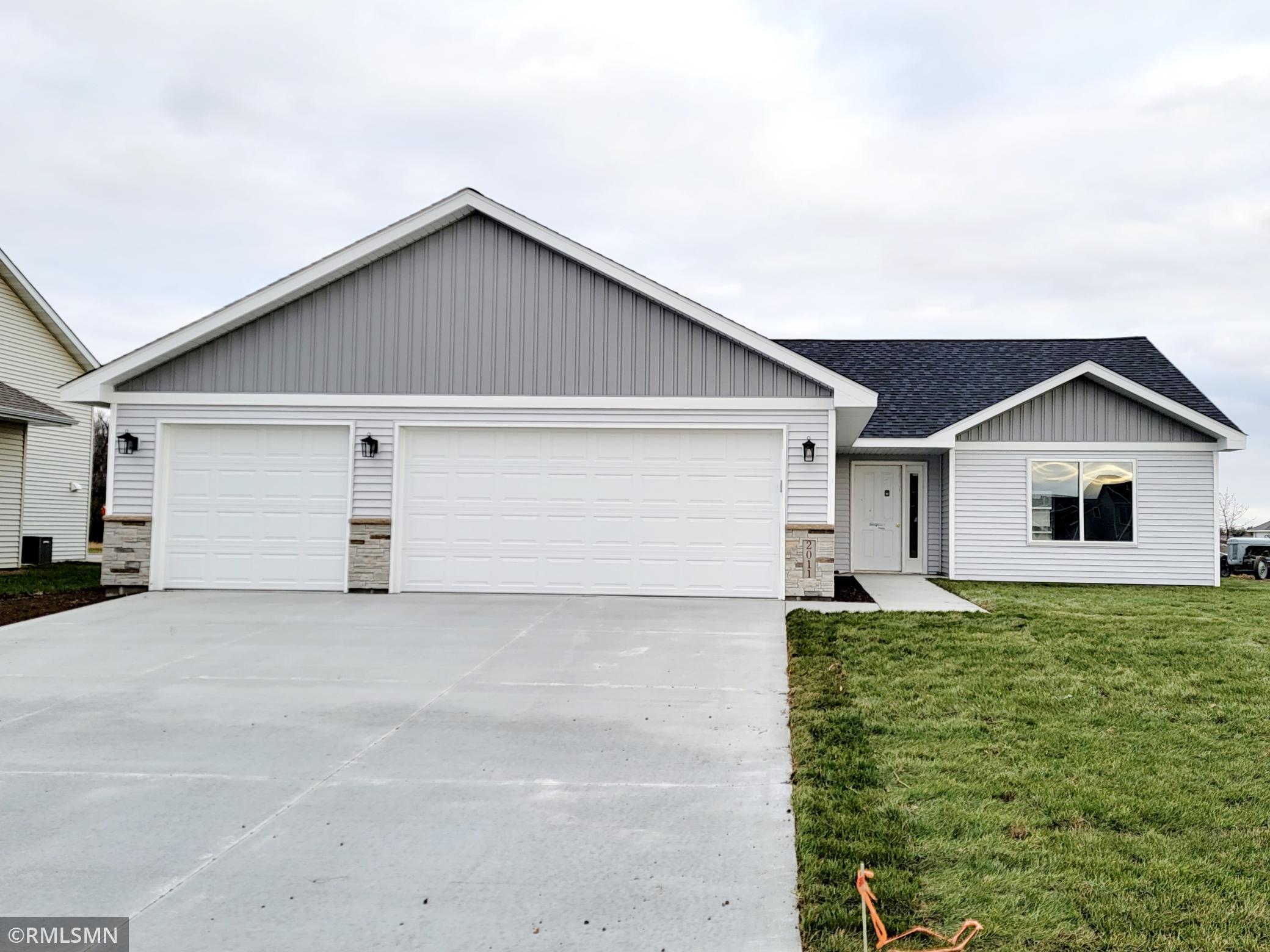 2011 Pratt Circle Saint Peter MN 56082 6128641 image1