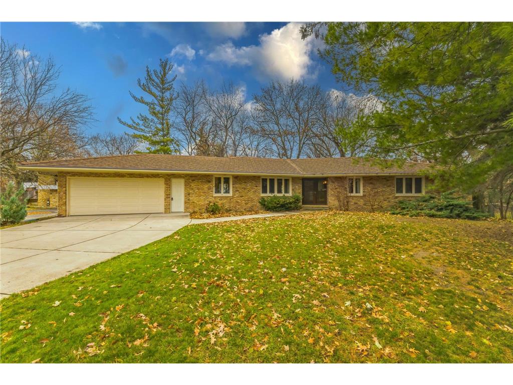 2011 Roe Crest Drive North Mankato MN 56003 6487907 image1