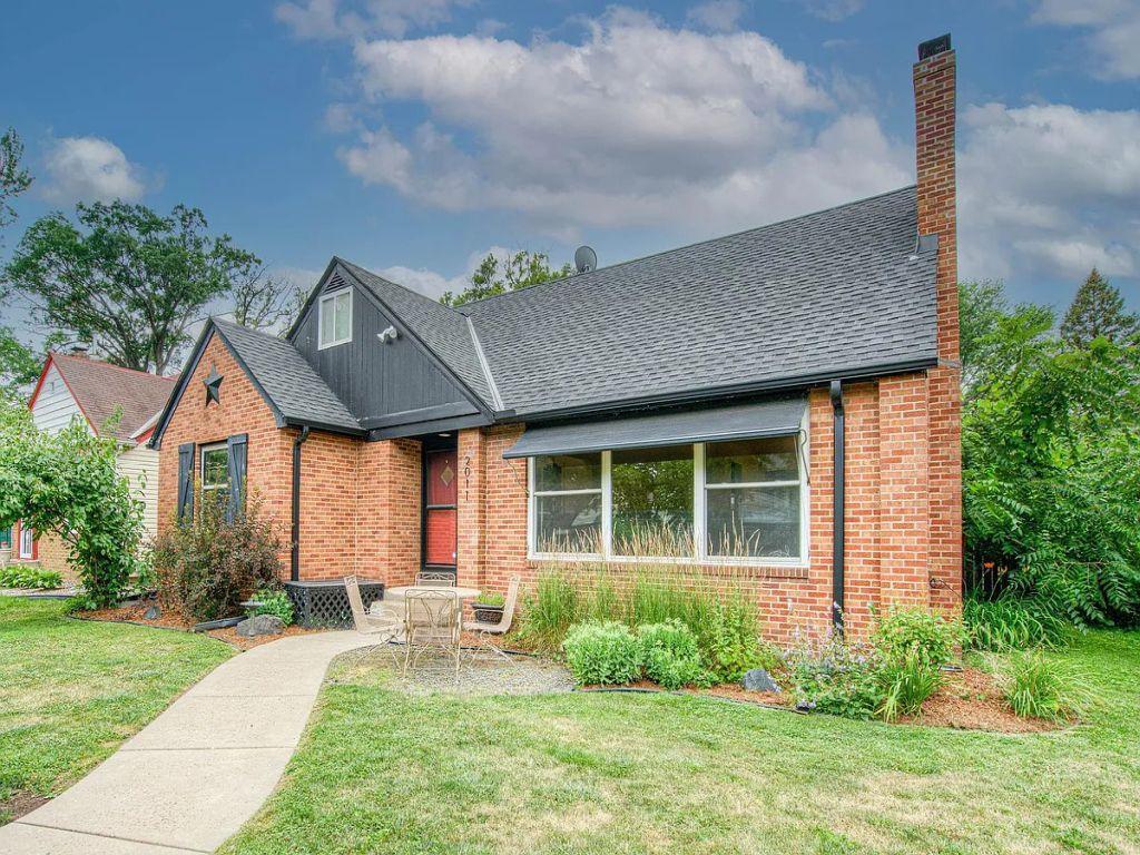 2011 Vincent Avenue N Minneapolis MN 55411 7070823 image1