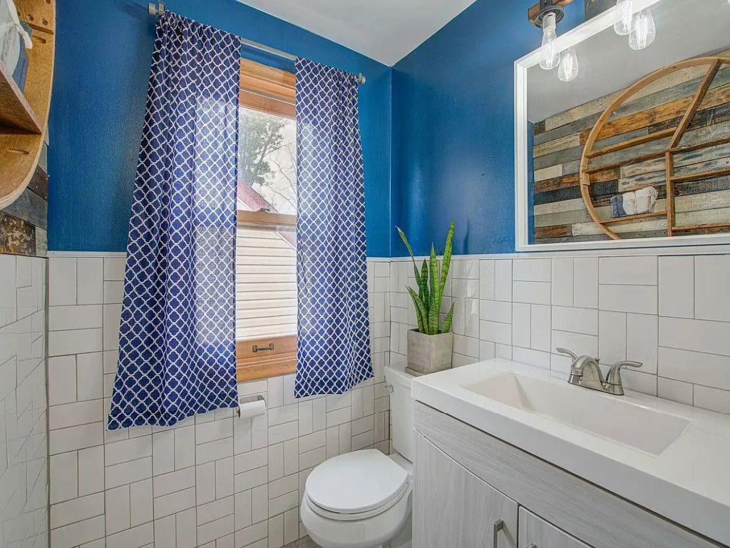 2011 Vincent Avenue N Minneapolis MN 55411 7070823 image12