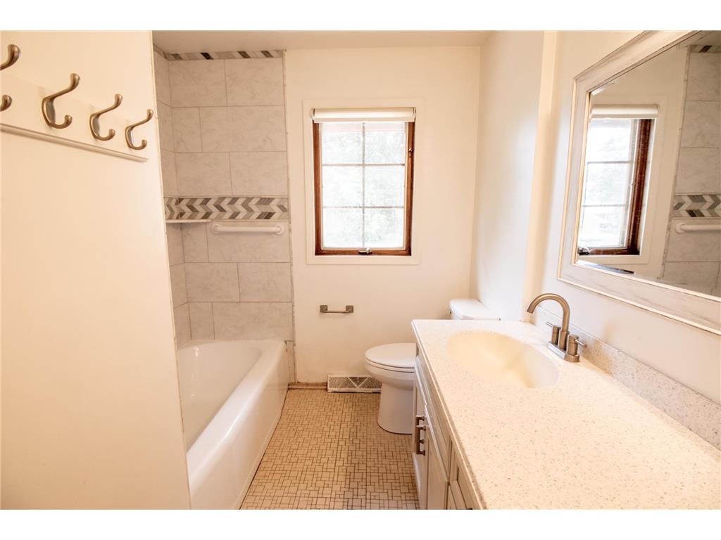 2012 2nd Street N South Saint Paul MN 55075 7094615 image22