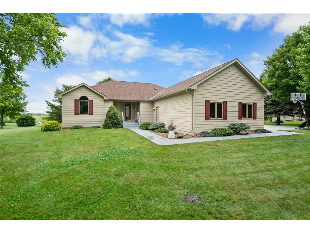 2012 Highland Circle E Comfort Twp MN 55051 6739174 image1