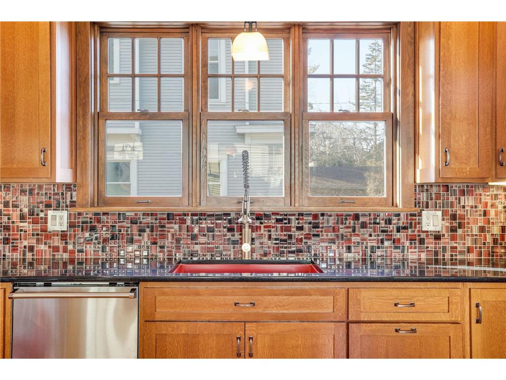 2012 W Laurel Avenue Minneapolis MN 55405 6824869 image11