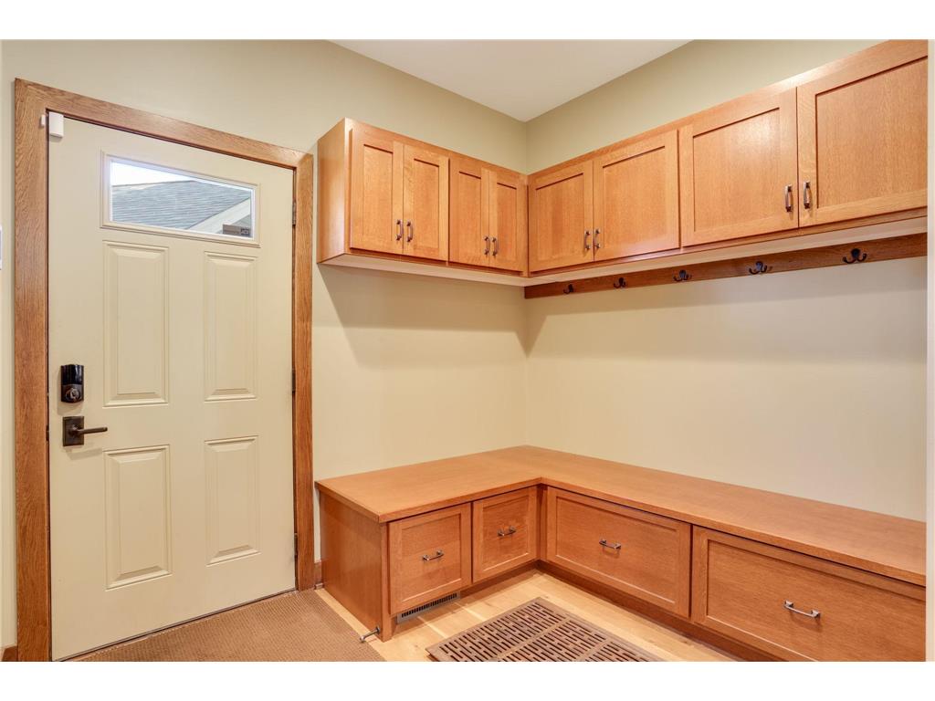 2012 W Laurel Avenue Minneapolis MN 55405 6824869 image16