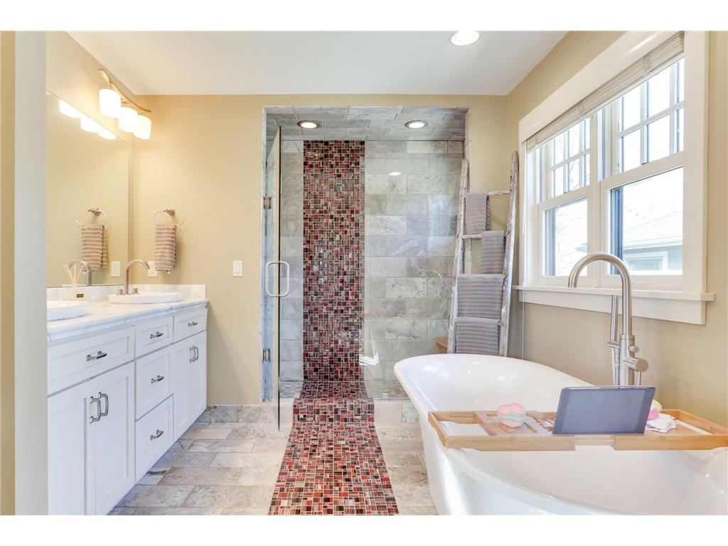 2012 W Laurel Avenue Minneapolis MN 55405 6824869 image21