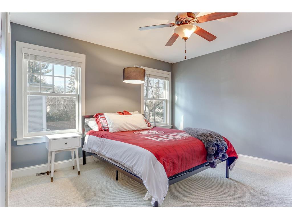 2012 W Laurel Avenue Minneapolis MN 55405 6824869 image23