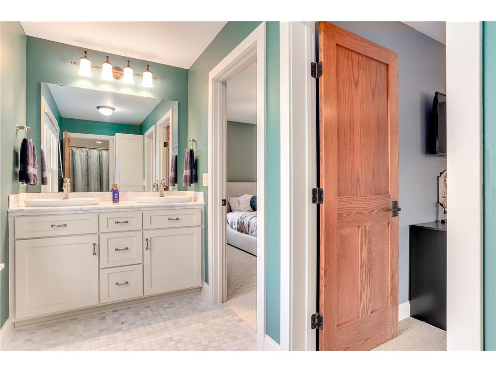 2012 W Laurel Avenue Minneapolis MN 55405 6824869 image26