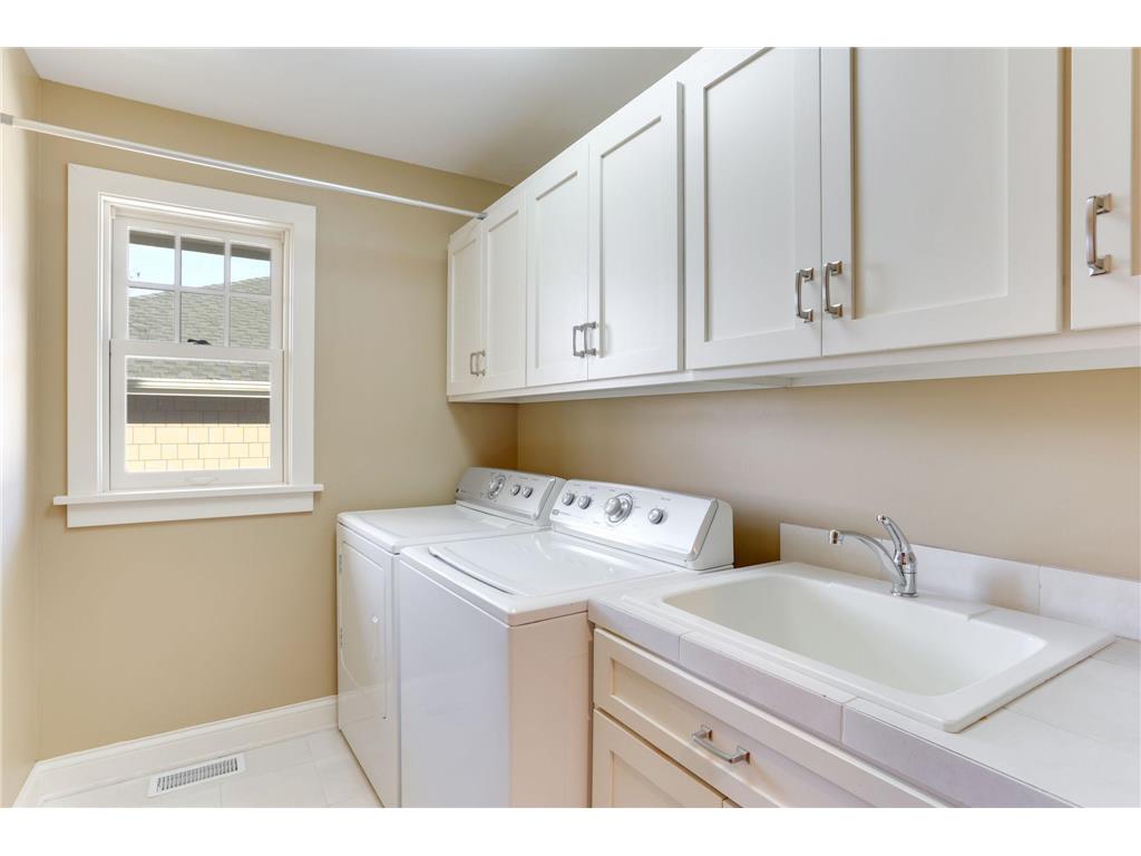 2012 W Laurel Avenue Minneapolis MN 55405 6824869 image29