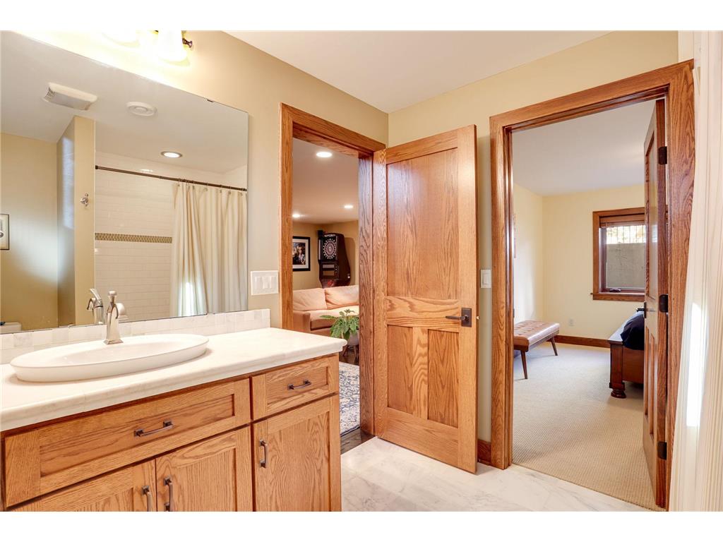 2012 W Laurel Avenue Minneapolis MN 55405 6824869 image35