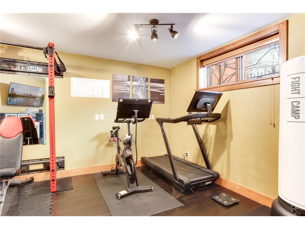 2012 W Laurel Avenue Minneapolis MN 55405 6824869 image37