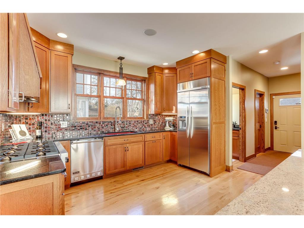 2012 W Laurel Avenue Minneapolis MN 55405 6824869 image9