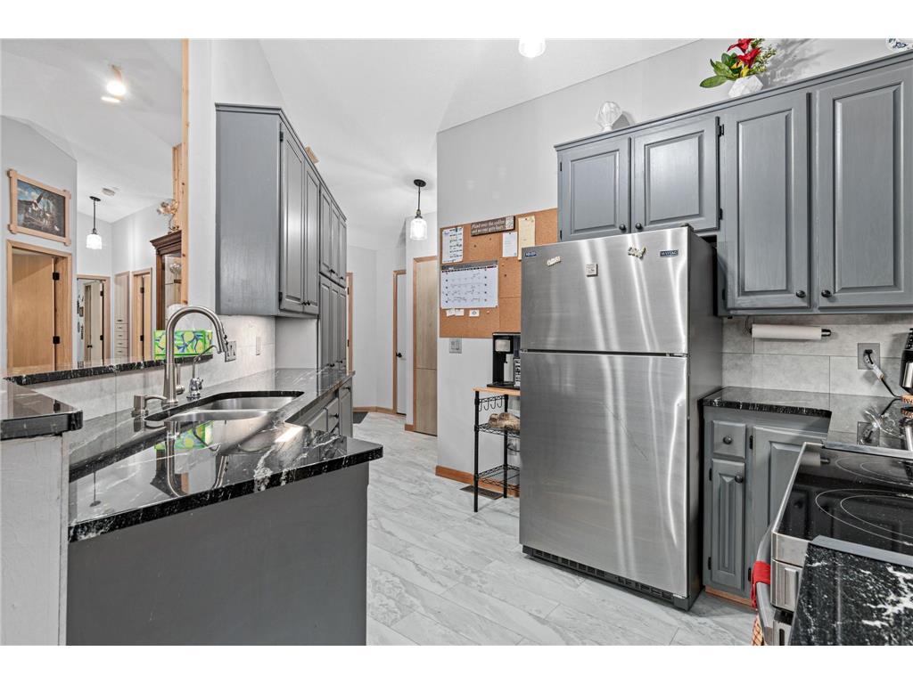 2013 91st Lane N Brooklyn Park MN 55443 6825781 image5