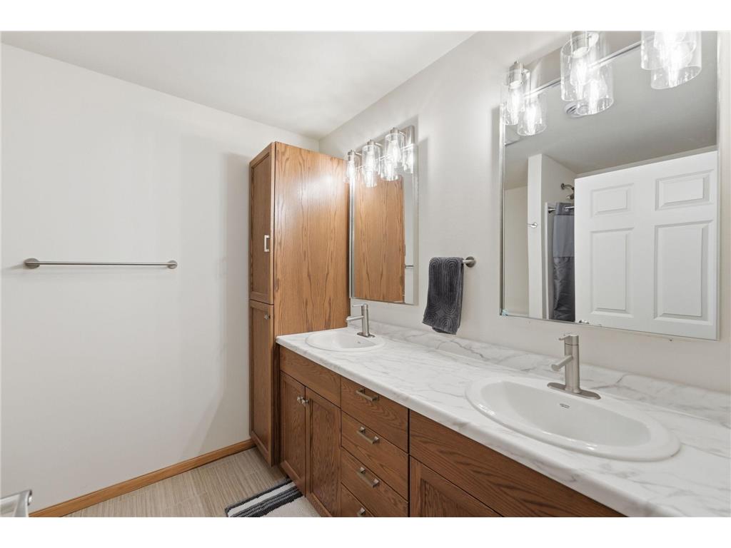 2013 E Oak Knoll Drive NE Alexandria MN 56308 7099157 image18
