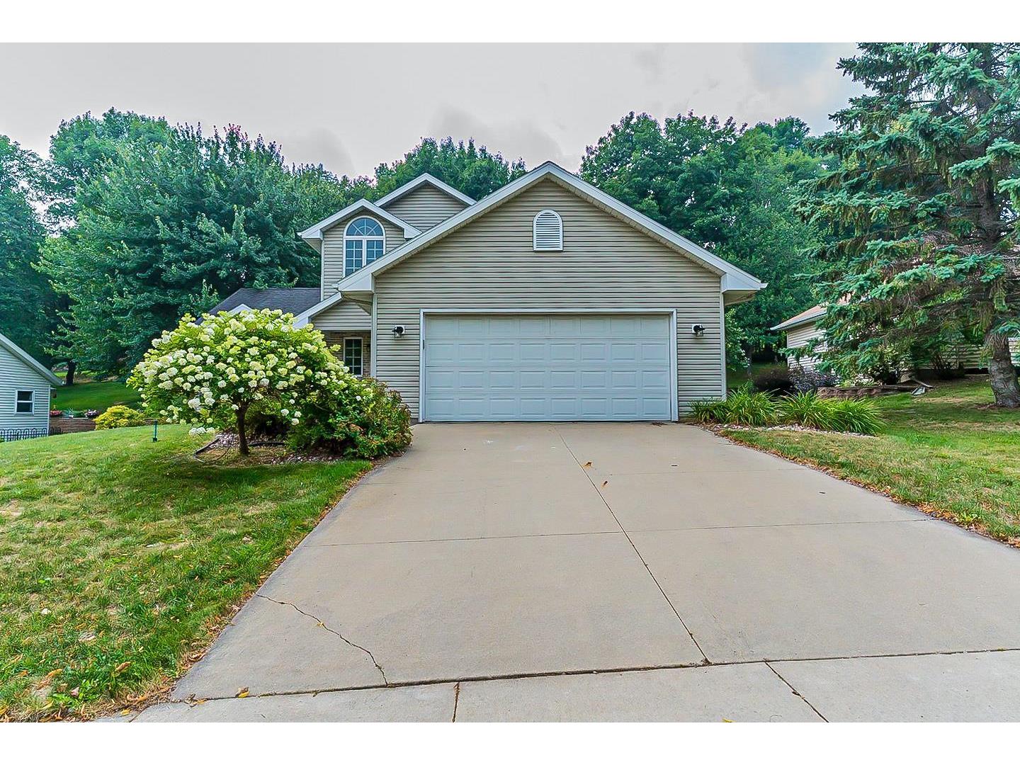 2014 Fox Valley Drive SW, Rochester, MN, 55902 MLS 6074385 Edina