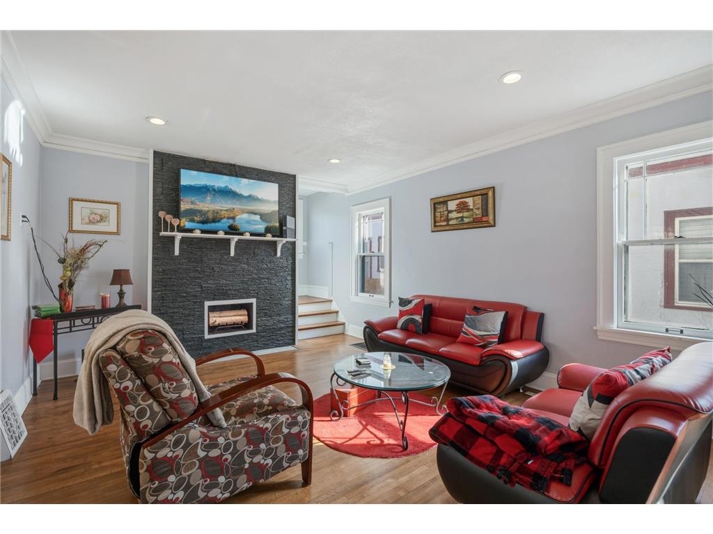 2014 Thomas Avenue N Minneapolis MN 55411 7028373 image20