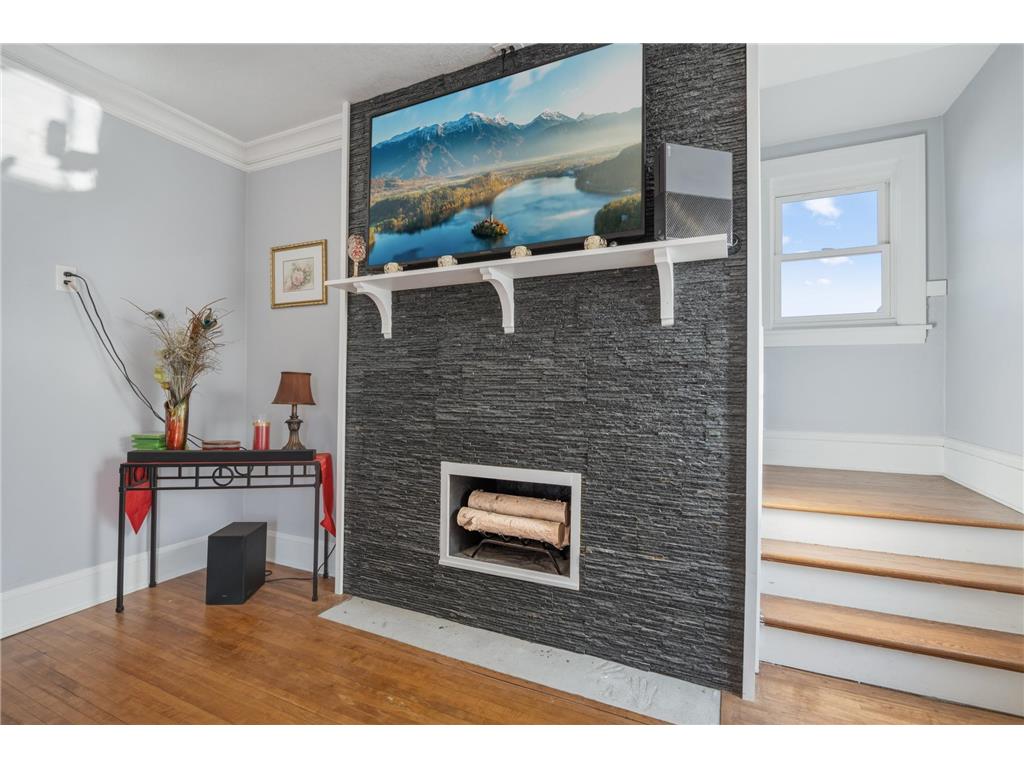 2014 Thomas Avenue N Minneapolis MN 55411 7028373 image21