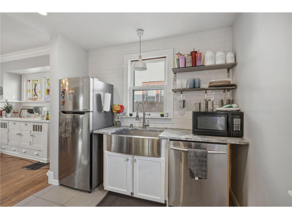 2014 Thomas Avenue N Minneapolis MN 55411 7028373 image27