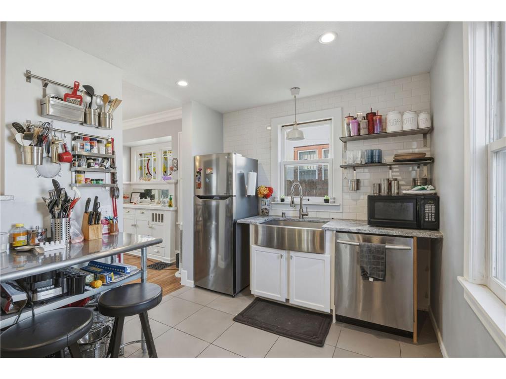 2014 Thomas Avenue N Minneapolis MN 55411 7028373 image28