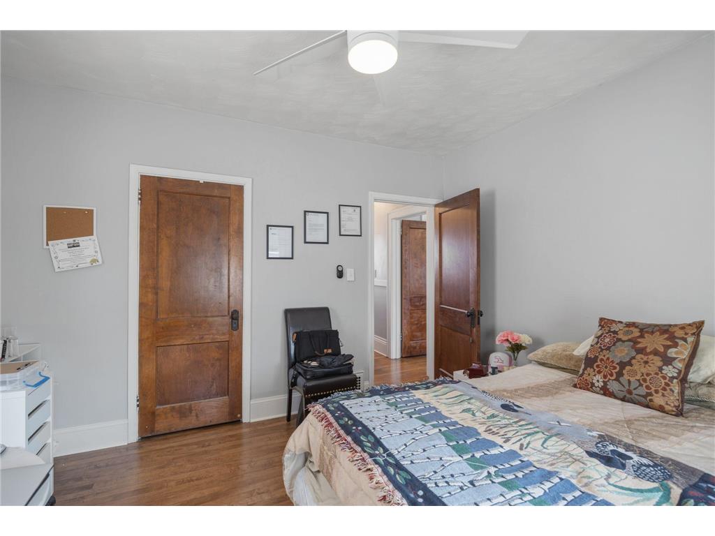 2014 Thomas Avenue N Minneapolis MN 55411 7028373 image34