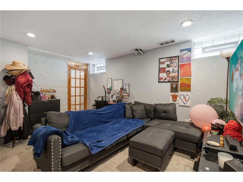 2014 Thomas Avenue N Minneapolis MN 55411 7028373 image38