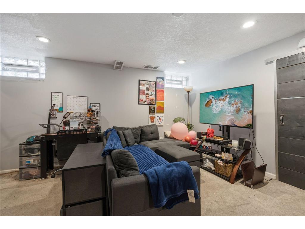 2014 Thomas Avenue N Minneapolis MN 55411 7028373 image39