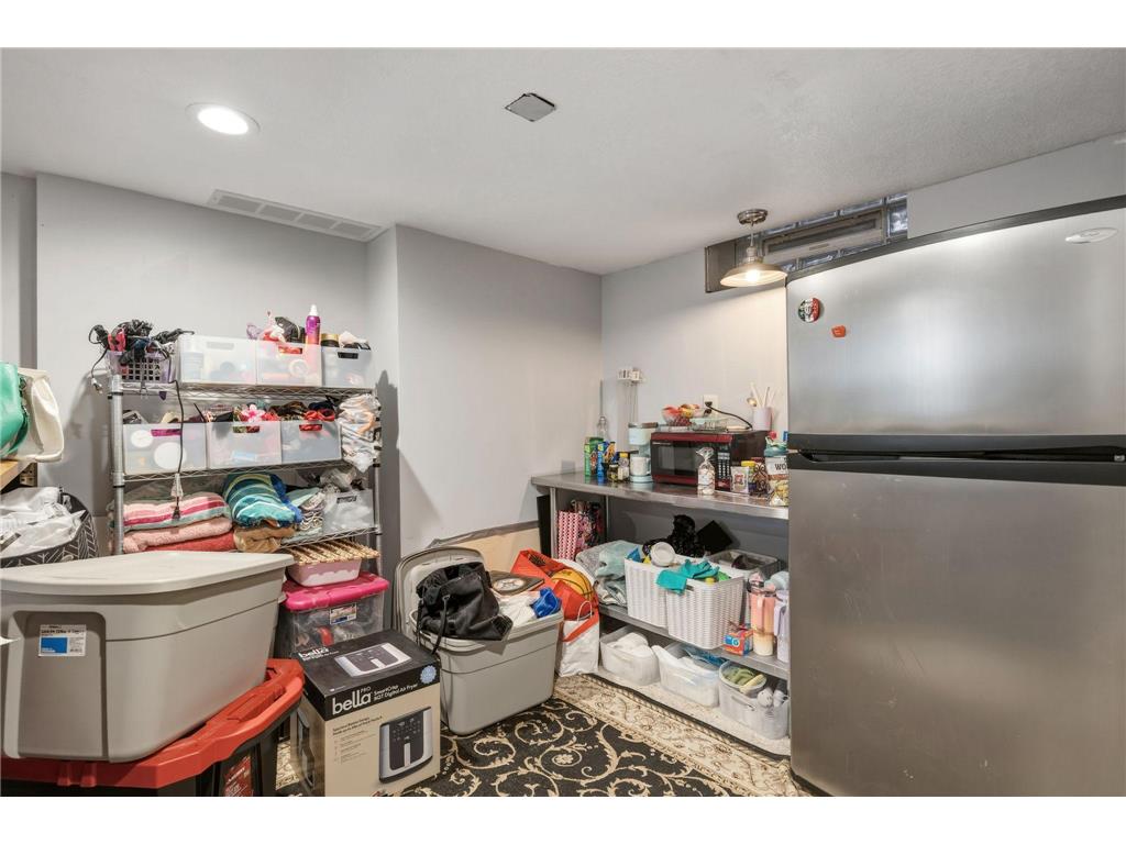 2014 Thomas Avenue N Minneapolis MN 55411 7028373 image42