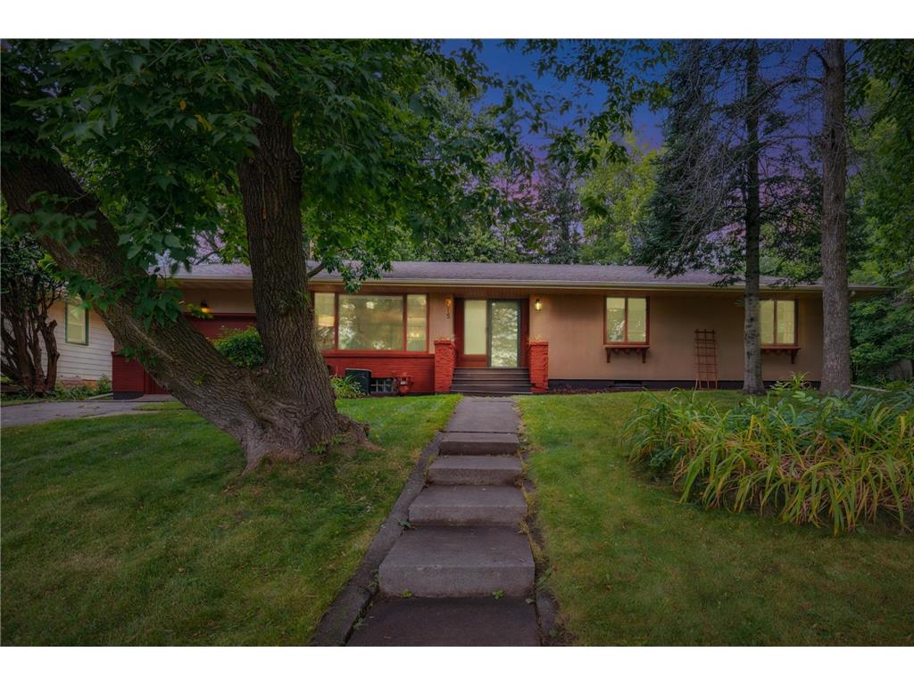 2015 E 3rd Street Duluth MN 55812 6775745 image1