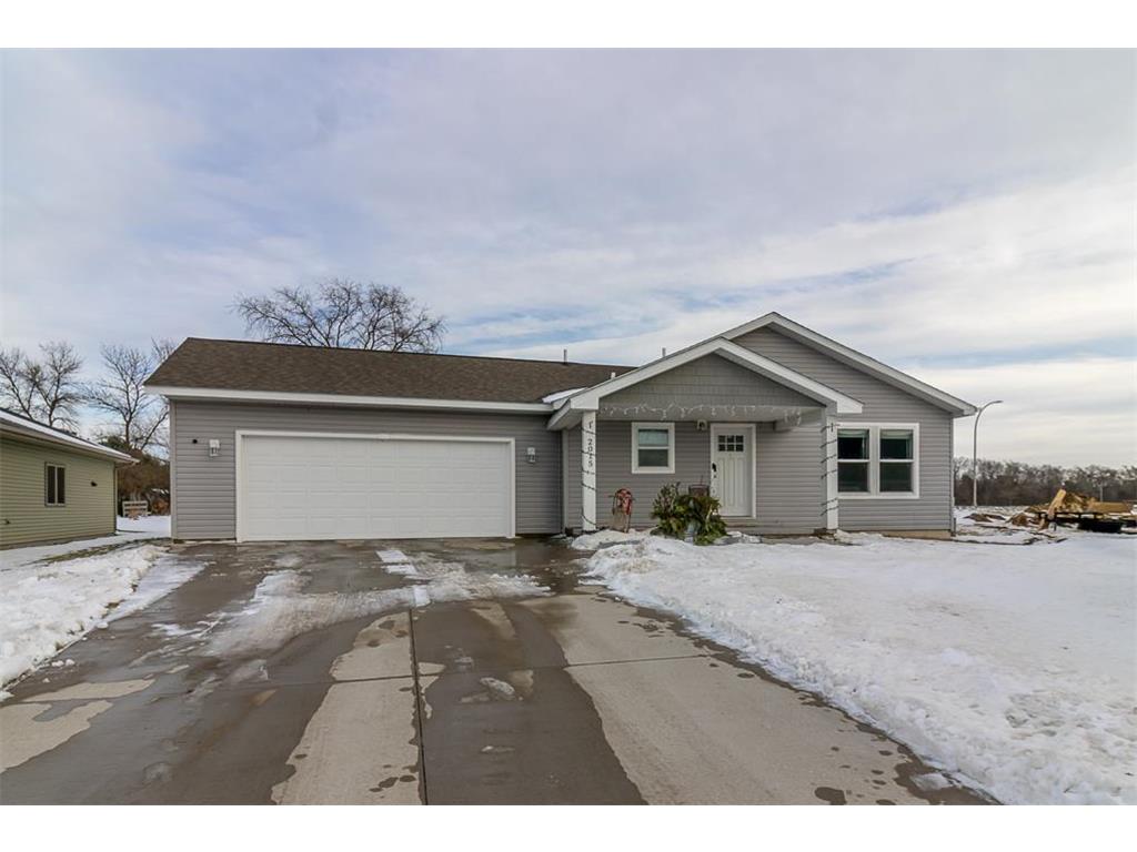 2015 Essler Drive Saint Peter MN 56082 7000946 image1