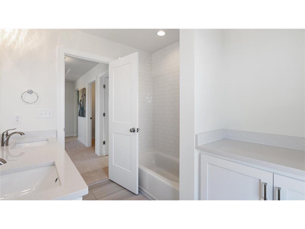 2015 Lusitano Street Shakopee MN 55379 6811693 image34