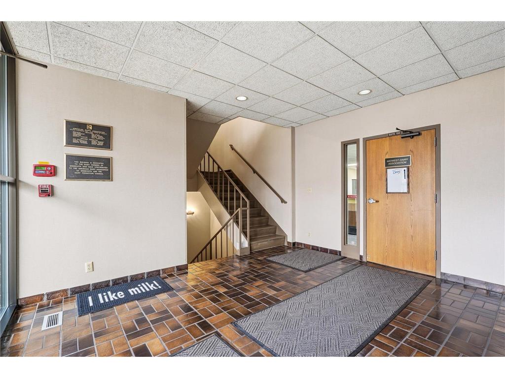 2015 Rice Street Roseville MN 55113 6801942 image10