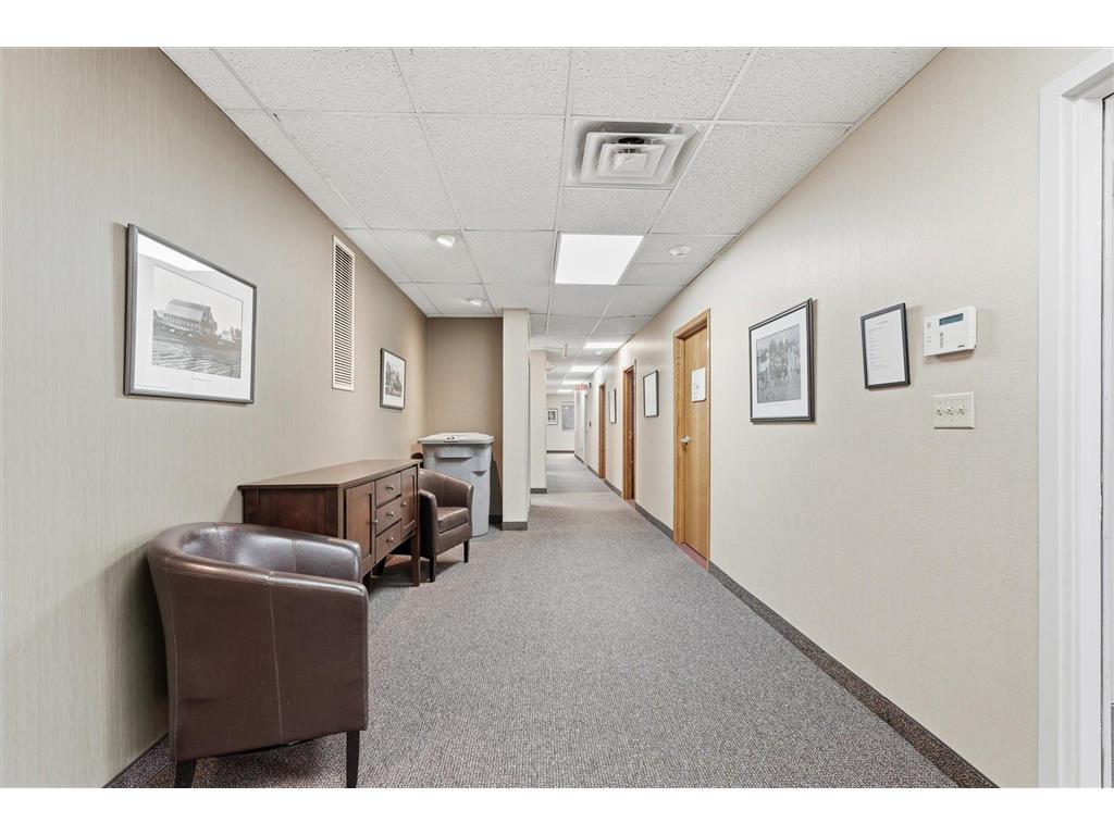 2015 Rice Street Roseville MN 55113 6801942 image18