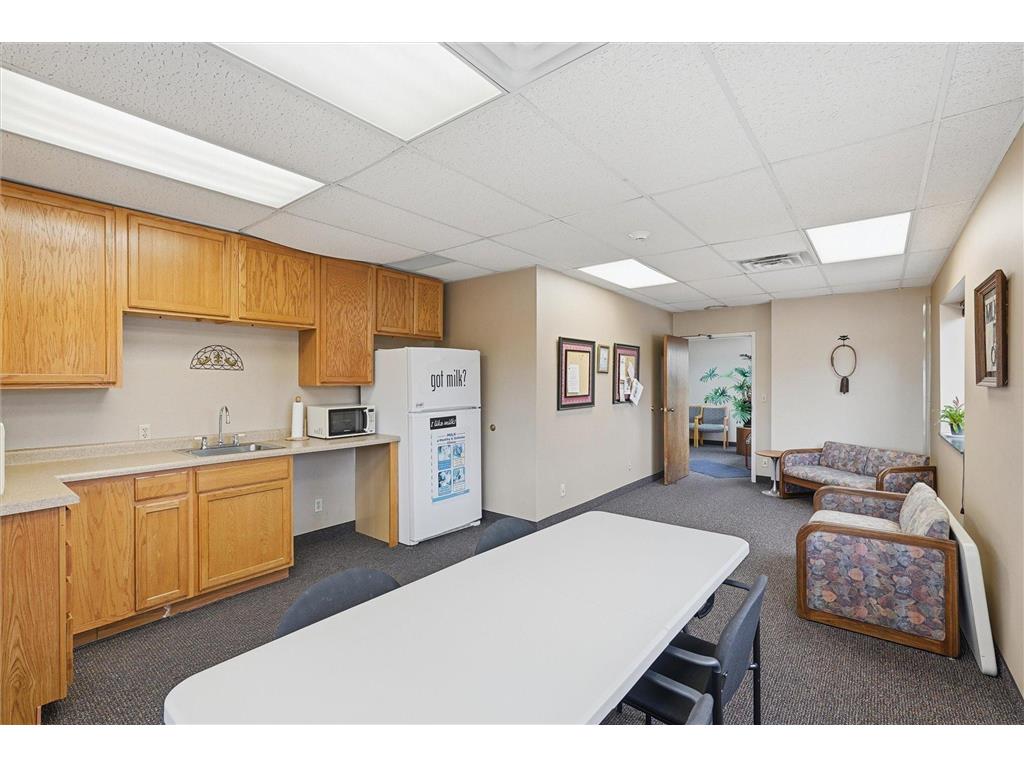 2015 Rice Street Roseville MN 55113 6801942 image19