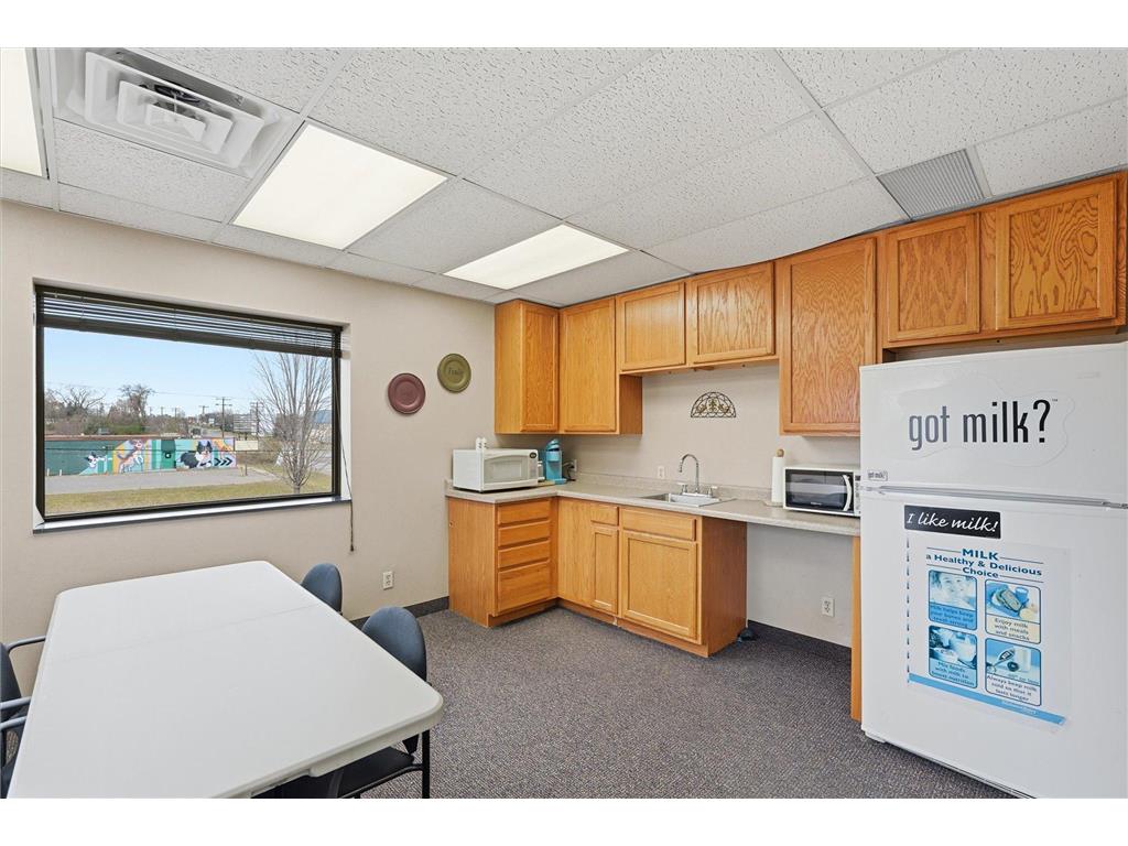 2015 Rice Street Roseville MN 55113 6801942 image20