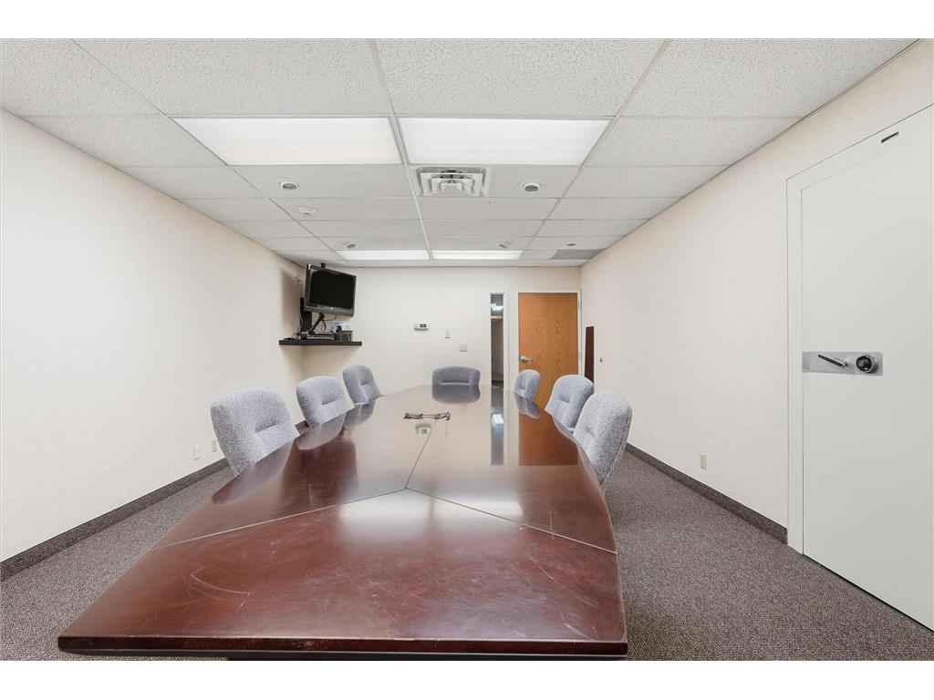 2015 Rice Street Roseville MN 55113 6801942 image22