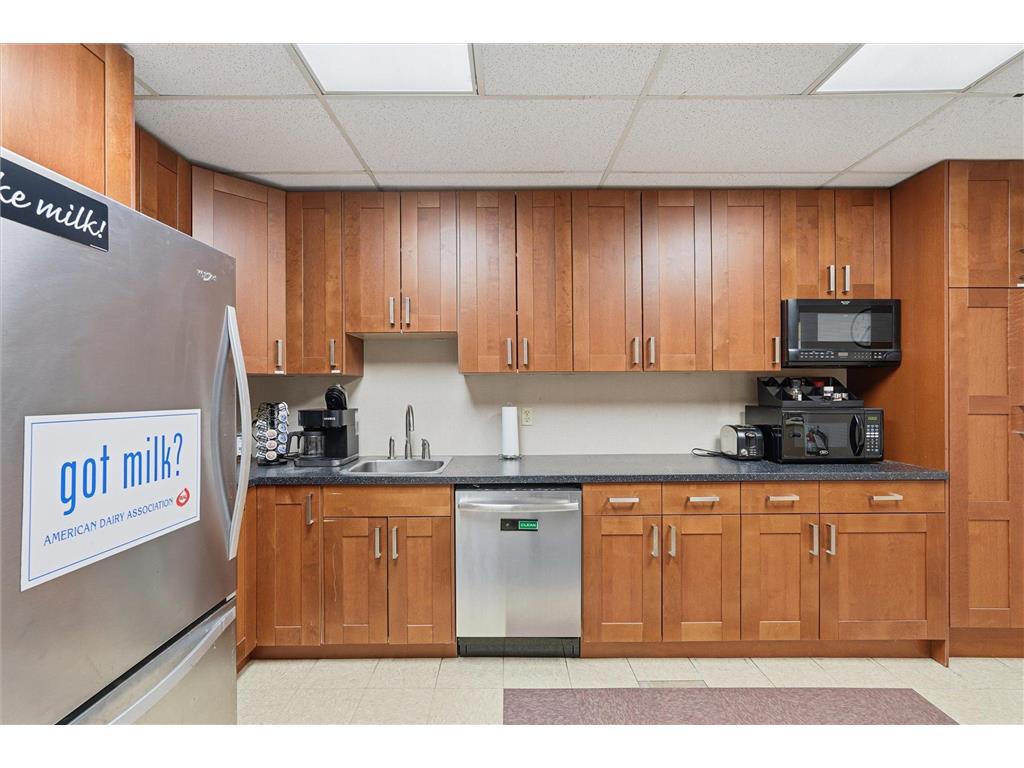 2015 Rice Street Roseville MN 55113 6801942 image27